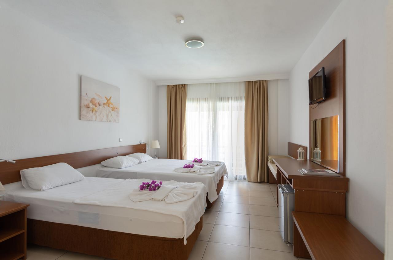 Selvi Beach Hotel Голтуркбуку Екстер'єр фото