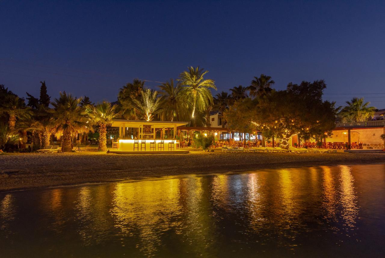 Selvi Beach Hotel Голтуркбуку Екстер'єр фото